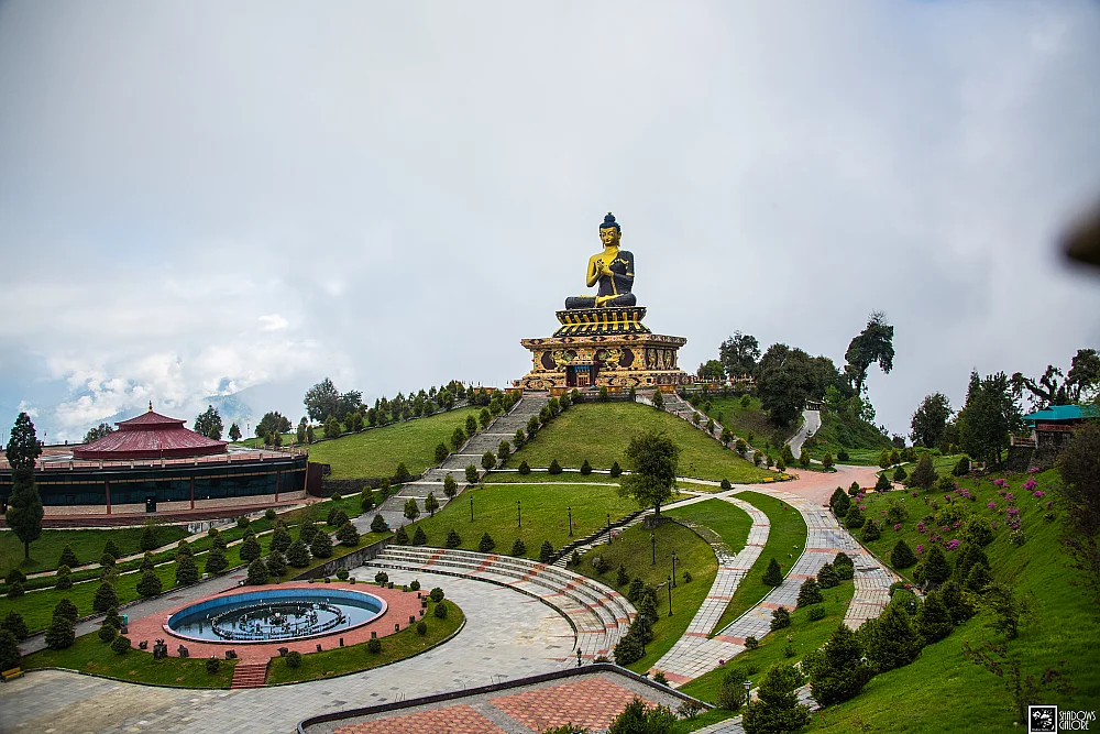 Gautama Buddha statue in Buddha Park of Ravangla (PC: Purnendu Singh https://www.flickr.com/photos/shadowsgalore1/)